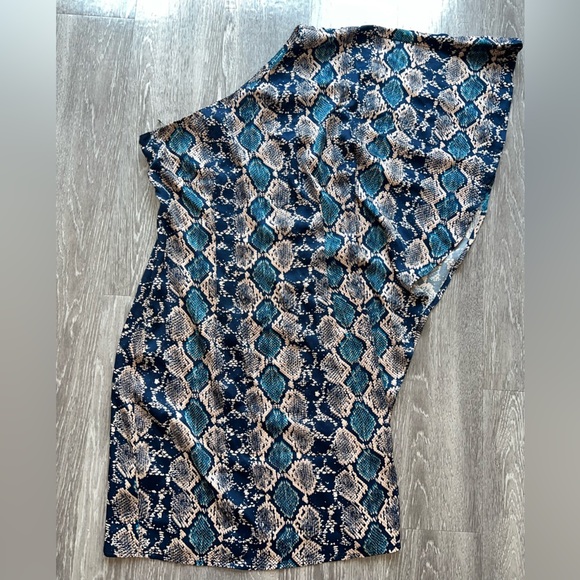 Guess One Shoulder Python Print Naughty Night Multi Ruffle Mini Dress size 0 - Picture 3 of 5